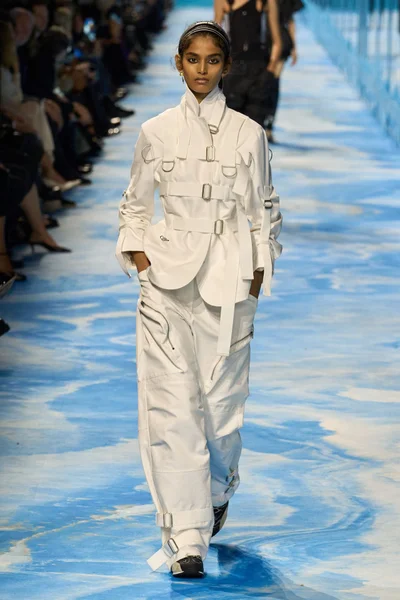 Look 40